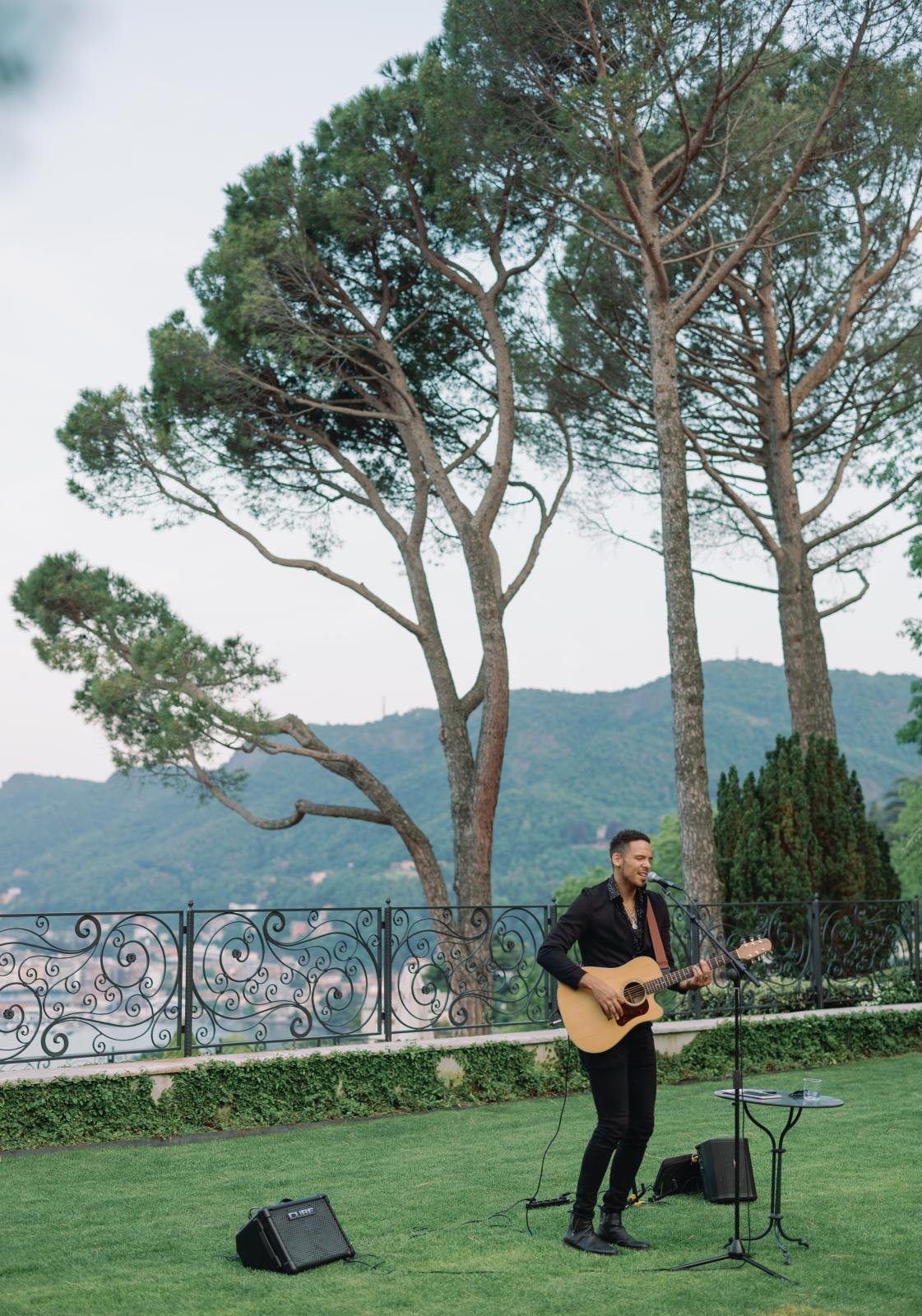 Stylish Pizza Party on Lake Como