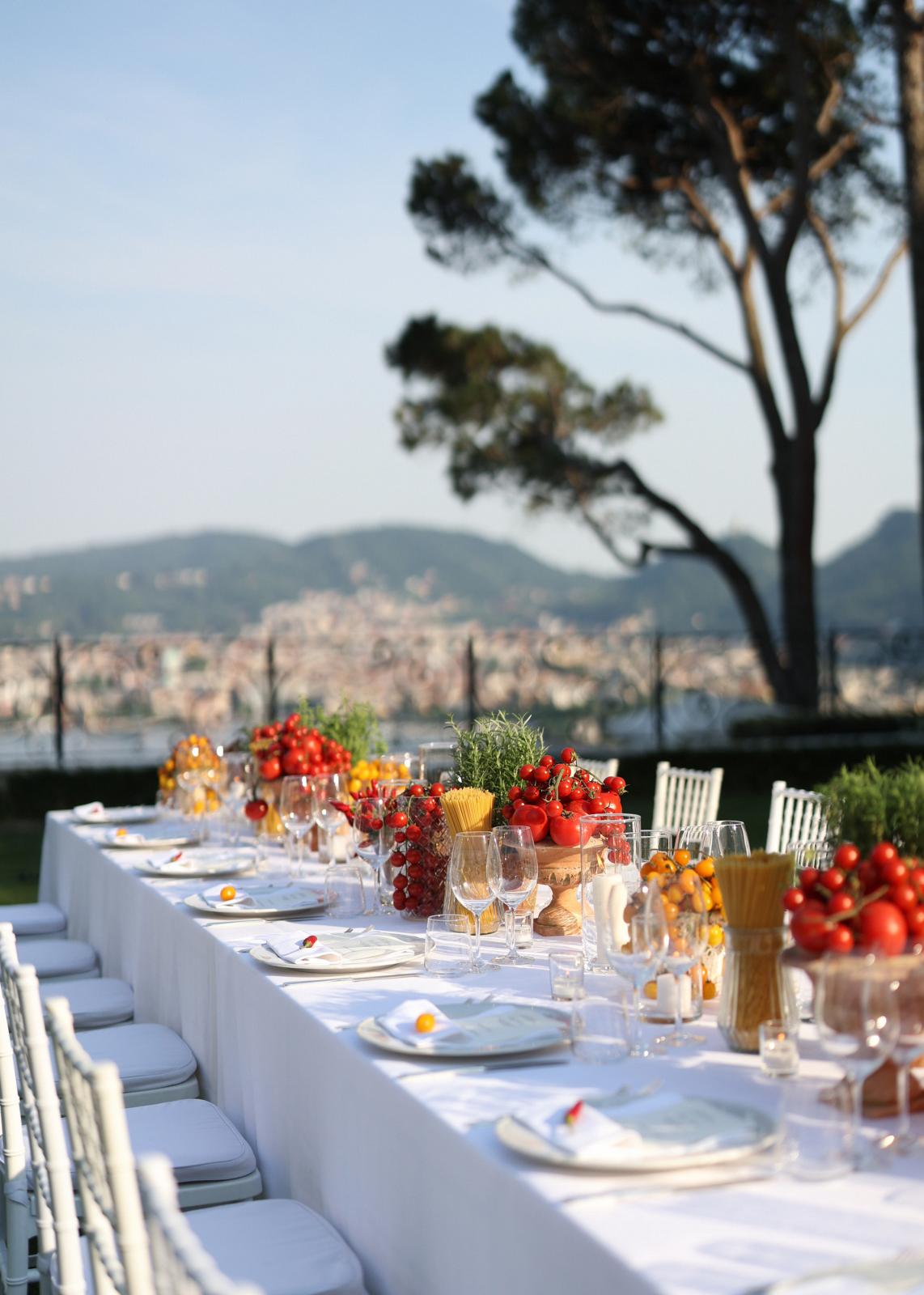 Stylish Pizza Party on Lake Como